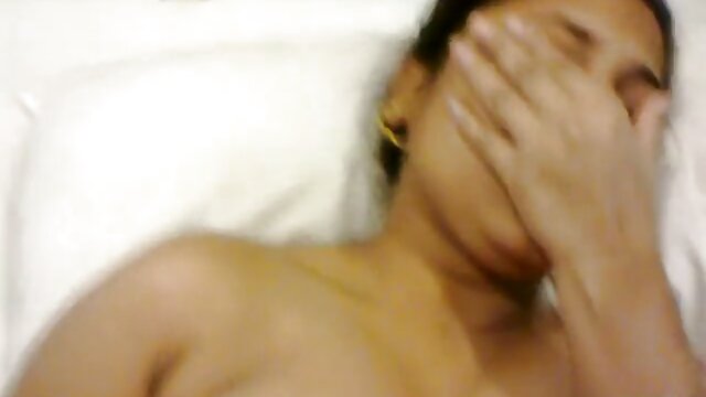 ຄໍານິຍາມສູງ :  ໄວລຸ້ນ Mississippi rubs pussy ແລະຟັນ cock ສໍາລັບເງິນສົດ Sexy ວິດີໂອ 