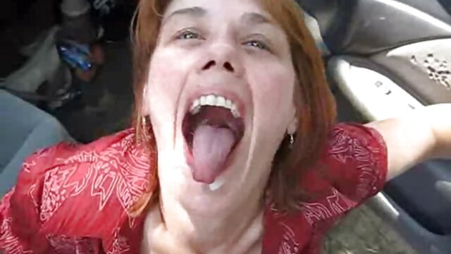 ຄໍານິຍາມສູງ :  MILF Titty-flashing ເອົາເຖິງຜູ້ຊາຍຫນຸ່ມທີ່ຫິວເພື່ອ fuck Sexy ວິດີໂອ 